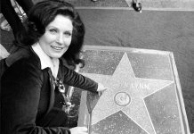 Country music legend Loretta Lynn dies at 90