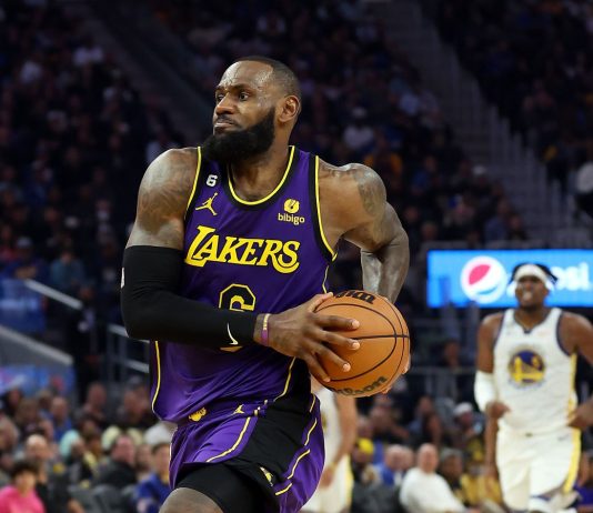 LeBron James: two decades of reign to reach the top of the NBA