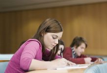 Why it is important to go to university: all the advantages of a degree