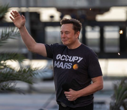 Fewer rules, cuts, subscriptions and “the app for everything”: what Twitter will be like in the Elon Musk era