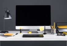 How to organize your desk at work?